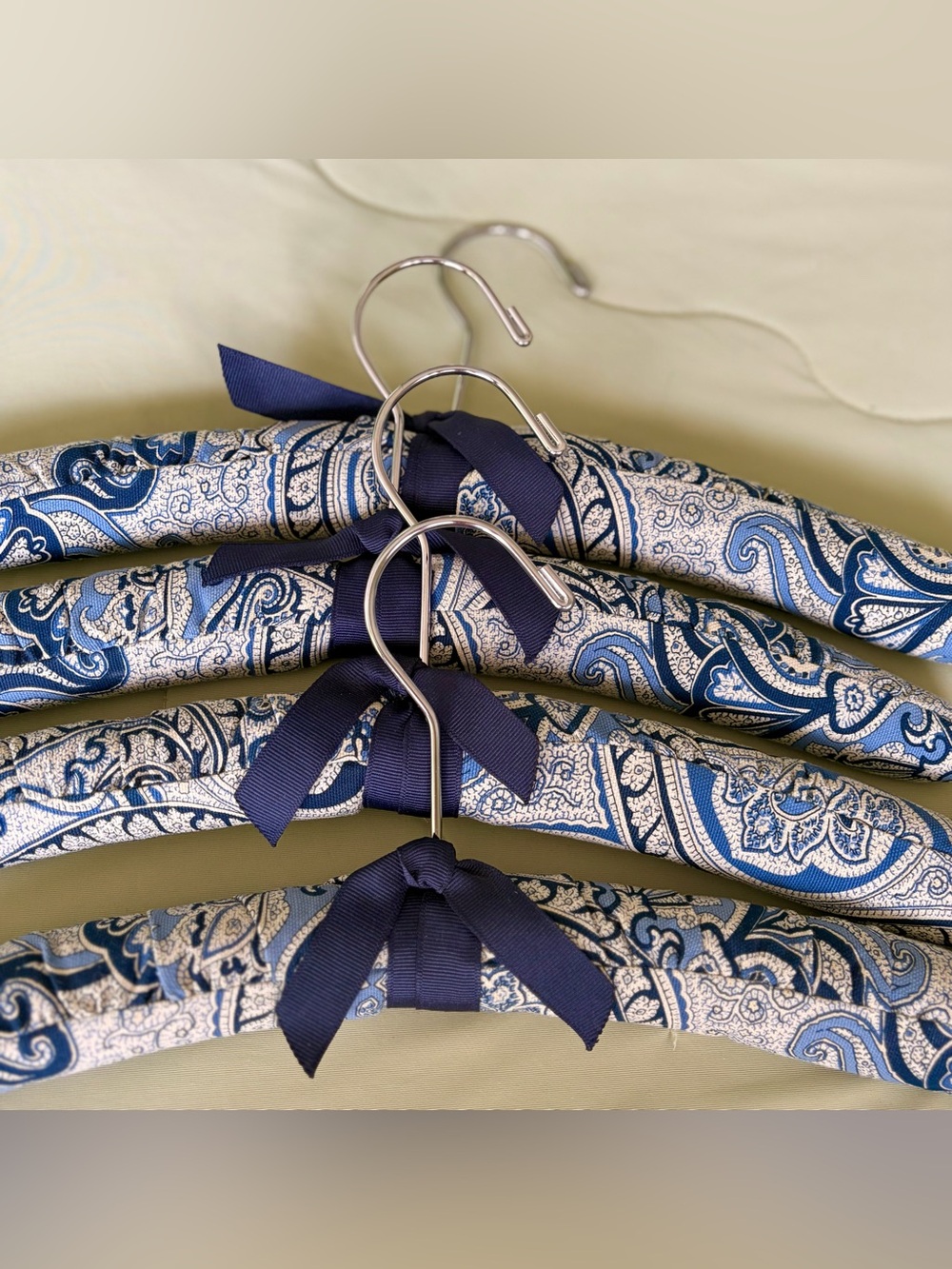 Padded Paisley Style Print Fabric Hangers in Navy and Cream - Set of 4 - Picture 2 of 6